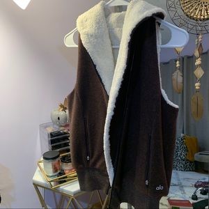 ALO YOGA Sherpa Vest